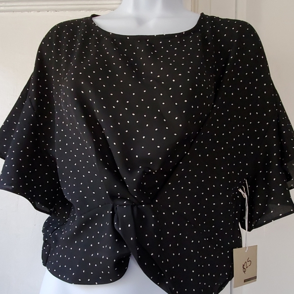 Tops - Picture 4 of 8